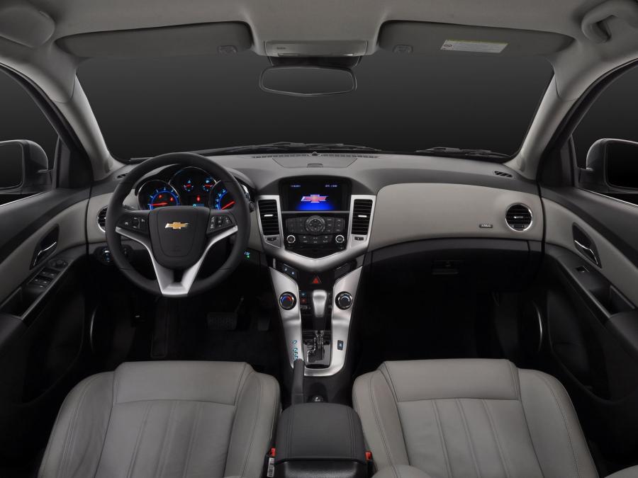  Chevrolet Cruze 2011 года  (BR) (фото 8 из 12)